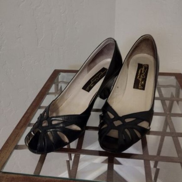 Barefoot Orginals Black Low Heels - Picture 2 of 3